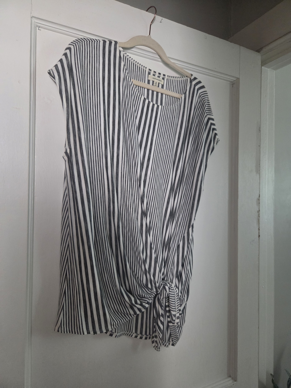 Max Studio Black & White Striped Knot-Front Blouse